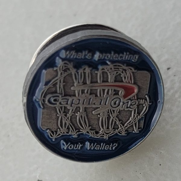 CAPITAL ONE - Lapel Pin